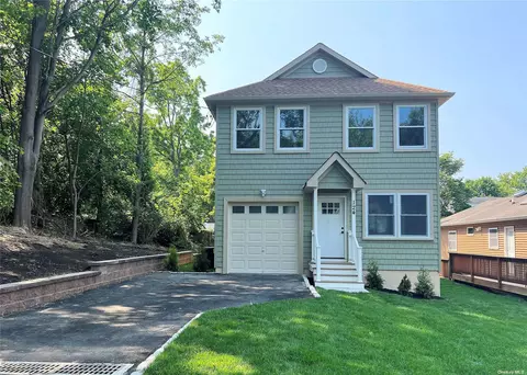 124 Walnut Rd, Kings Park, NY 11754