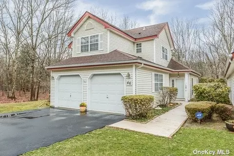 46 Strathmore On Green Dr, Middle Island, NY 11953