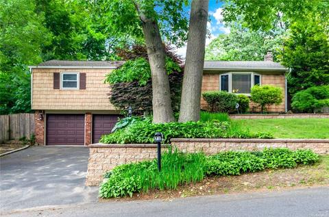 71 Arlington Rd, Ronkonkoma, NY 11779