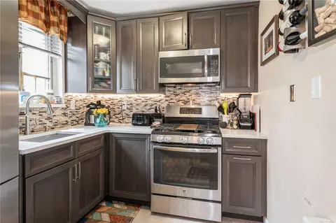 228-10 Stronghurst Ave #LOWER, Queens Village, NY 11427