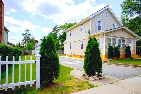 121 Fairview Blvd, Hempstead, NY 11550