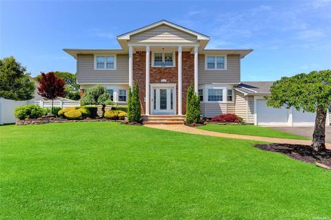 31 Andrews Dr, Massapequa Park, NY 11762