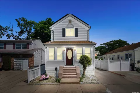 132 Arthur Ave S, Floral Park, NY 11001