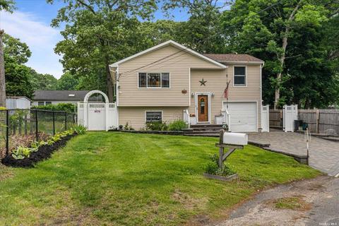 219 Mooney Pond Rd, Selden, NY 11784