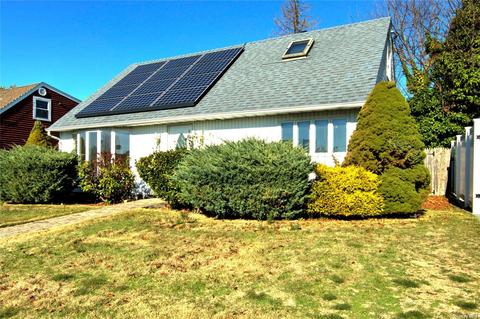 20 Lawrence St, Hicksville, NY 11801