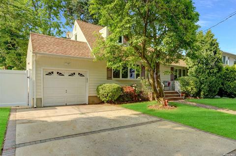 43 Michigan Ave, Massapequa, NY 11758
