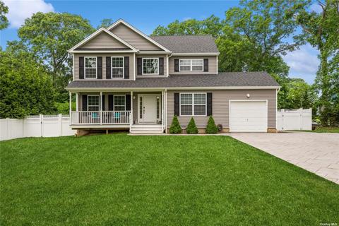 39 Gerard Rd, Yaphank, NY 11980