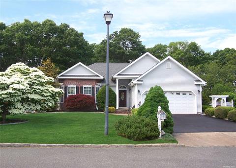 57 Summerfield Dr, Holtsville, NY 11742