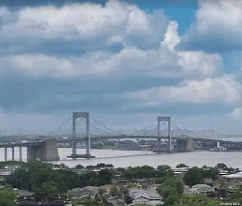 1 Bay Club Dr #19H, Bayside, NY 11360