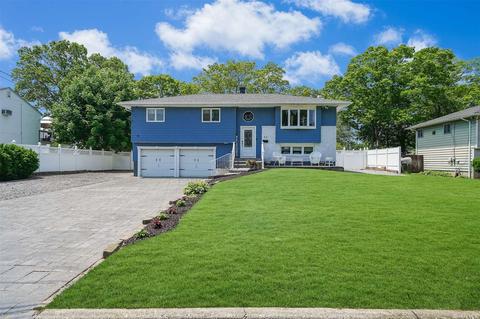 42 Rock Rd, Islip Terrace, NY 11752