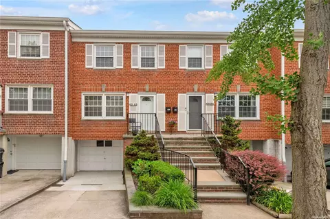 63-63 Douglaston Pkwy #49, Douglaston, NY 11362
