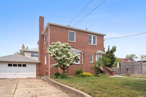 63-06 138 St, Flushing, NY 11367