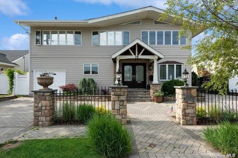 15 Canal Rd, Massapequa, NY 11758