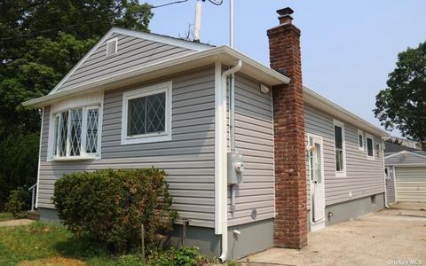 729 Nicolls Rd, Deer Park, NY 11729