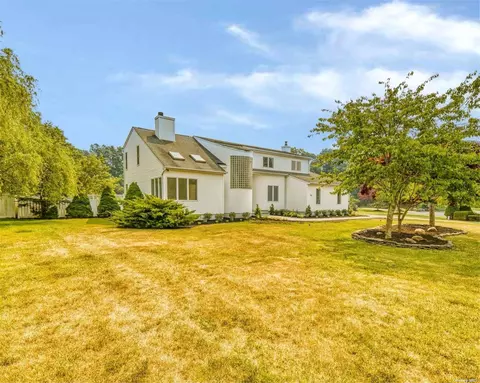 89 James Hawkins Rd, Moriches, NY 11955