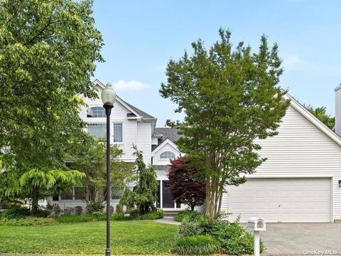 22 Lyndon Pl, Melville, NY 11747