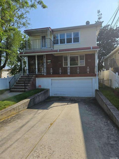 32-17 Plunkett Ave, Far Rockaway, NY 11691