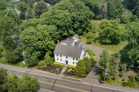 41 Main St, Stony Brook, NY 11790