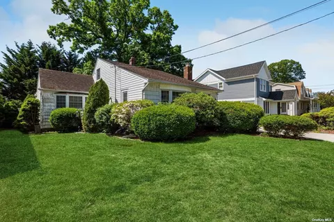 3018 Johnson Pl, Wantagh, NY 11793
