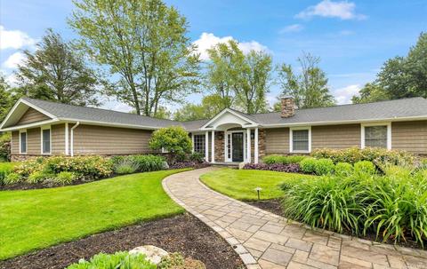 6 May Hill Ln, Dix Hills, NY 11746