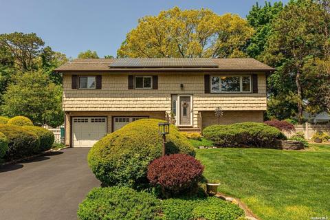 54 Westwood Ave, Deer Park, NY 11729