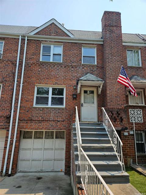 60-73 69th Pl, Maspeth, NY 11378
