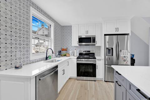 337 Beach 86th St, Rockaway Beach, NY 11693