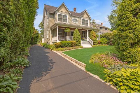 25 Bay Ave, Huntington, NY 11743