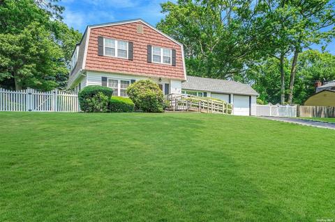 7 Orchid Dr, Port Jefferson Station, NY 11776