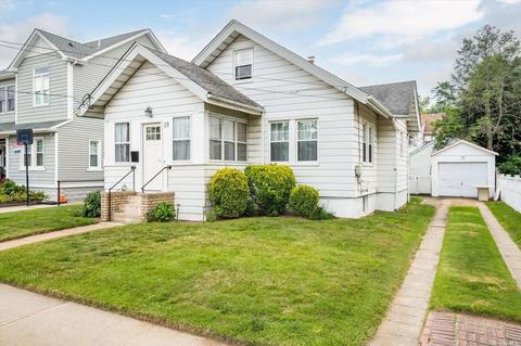 18 E Chester St, Valley Stream, NY 11580