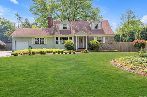 19 Kenilworth Dr, East Northport, NY 11731