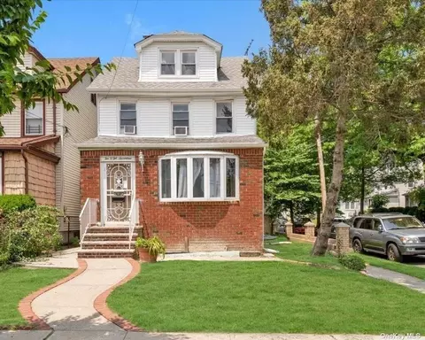 202-17 53 Ave, Oakland Gardens, NY 11364