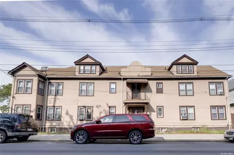 107-05 Lefferts Blvd, Richmond Hill, NY 11418