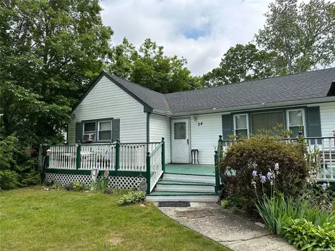 24 Alma Ave, Lake Grove, NY 11755