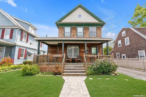 21 S Maryland Ave, Port Washington, NY 11050