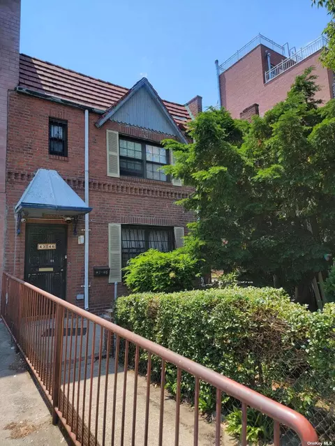 43-46 Colden St, Flushing, NY 11355