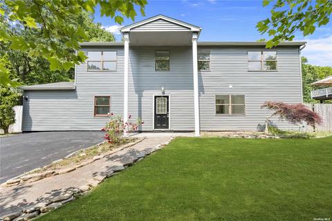 86 Ontario St, Port Jefferson Station, NY 11776