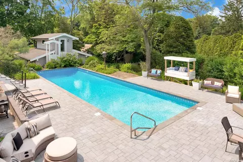 17 Hilltop Rd, Southampton, NY 11968