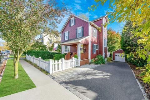 42 Mechanic St, Huntington, NY 11743