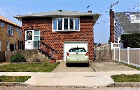 142 Oakley Ave, Elmont, NY 11003