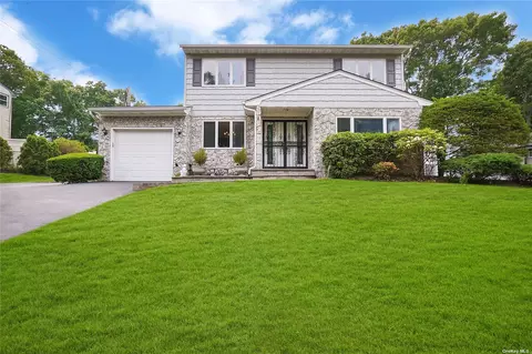 2872 Pond Rd, Lake Ronkonkoma, NY 11779