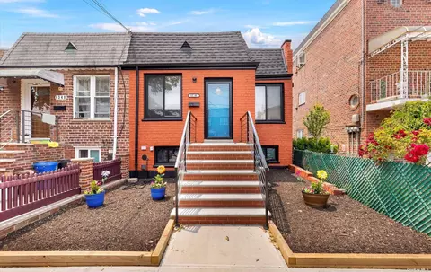 63-46 Pleasantview St, Middle Village, NY 11379