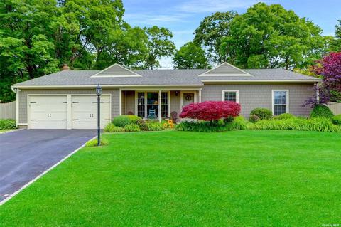 11 Russell Ln, Patchogue, NY 11772