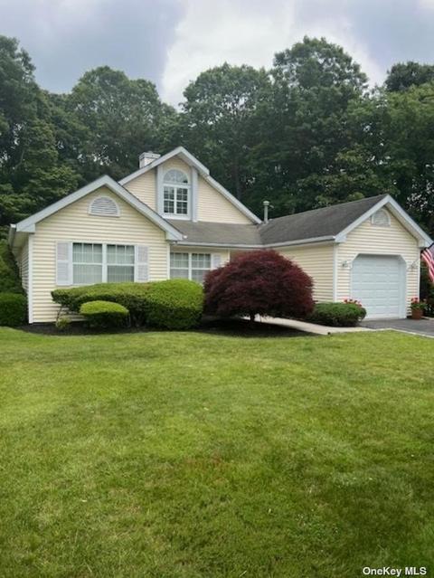 23 Saddlebrook Ct, Middle Island, NY 11953