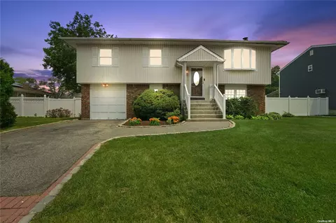 142 Jeatom Ln, Amityville, NY 11701