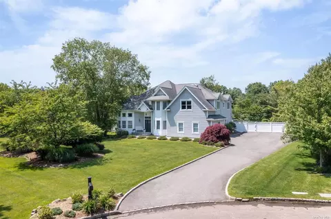 5 Martingale Gate, Northport, NY 11768