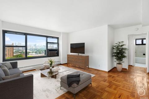 21-20 33rd Rd #12B, Astoria, NY 11106