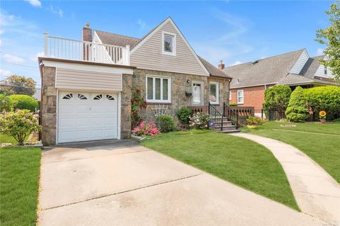 76 Sylvia Ln, New Hyde Park, NY 11040