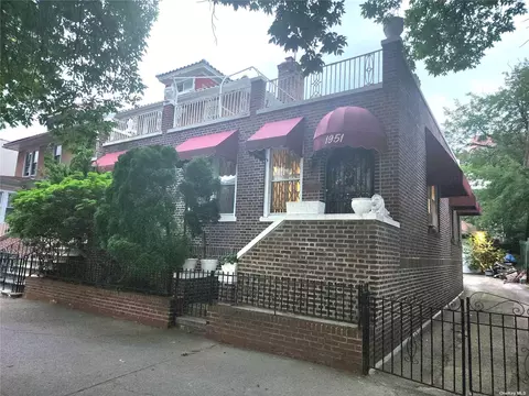 1951 Benedict Ave, Bronx, NY 10462