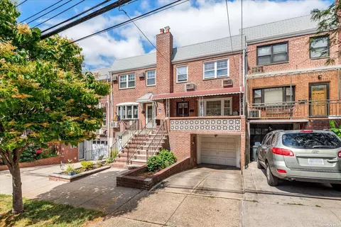 54-42 63rd Pl, Maspeth, NY 11378